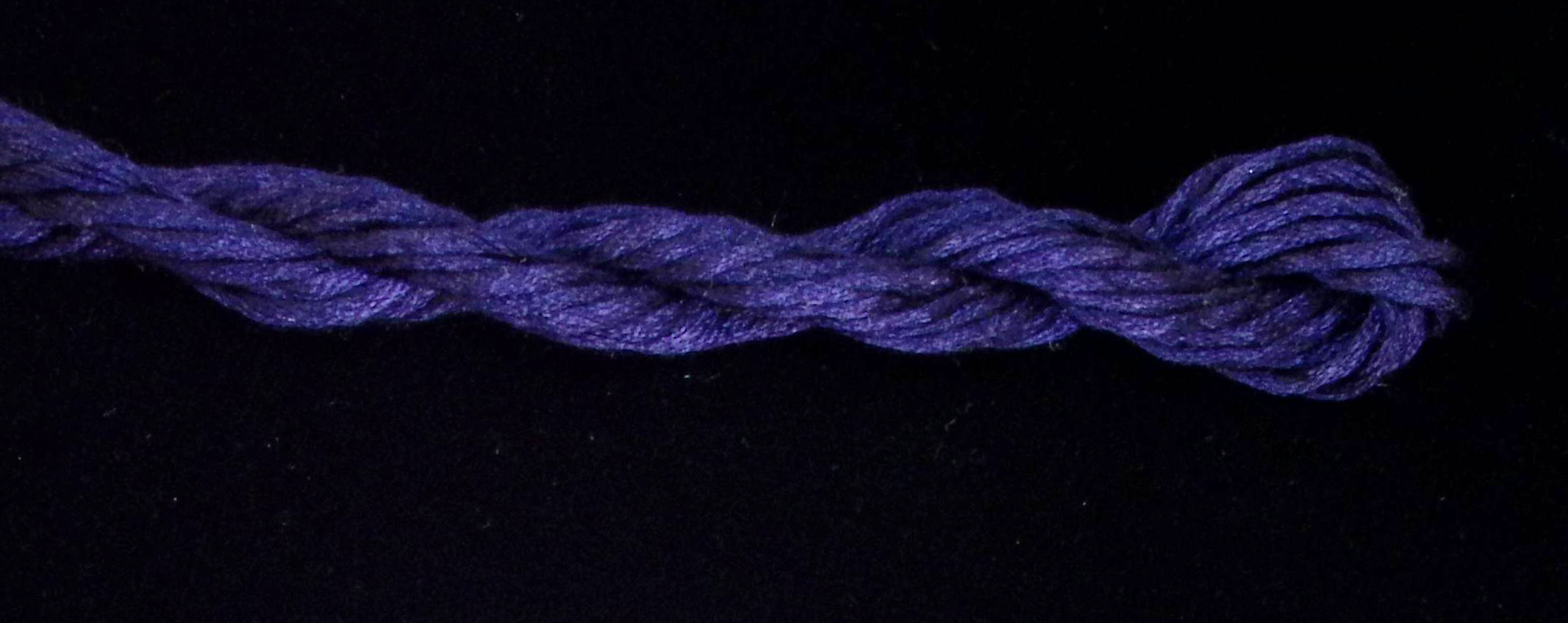 7010 Dark Navy Soie Cristale