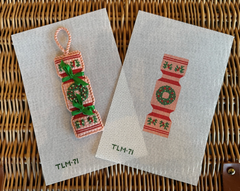 TLM-71 Holiday Wreath Christmas Cracker