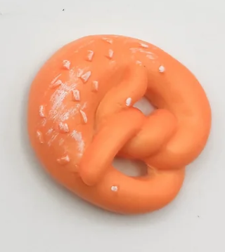 Pretzel Resin Needleminder
