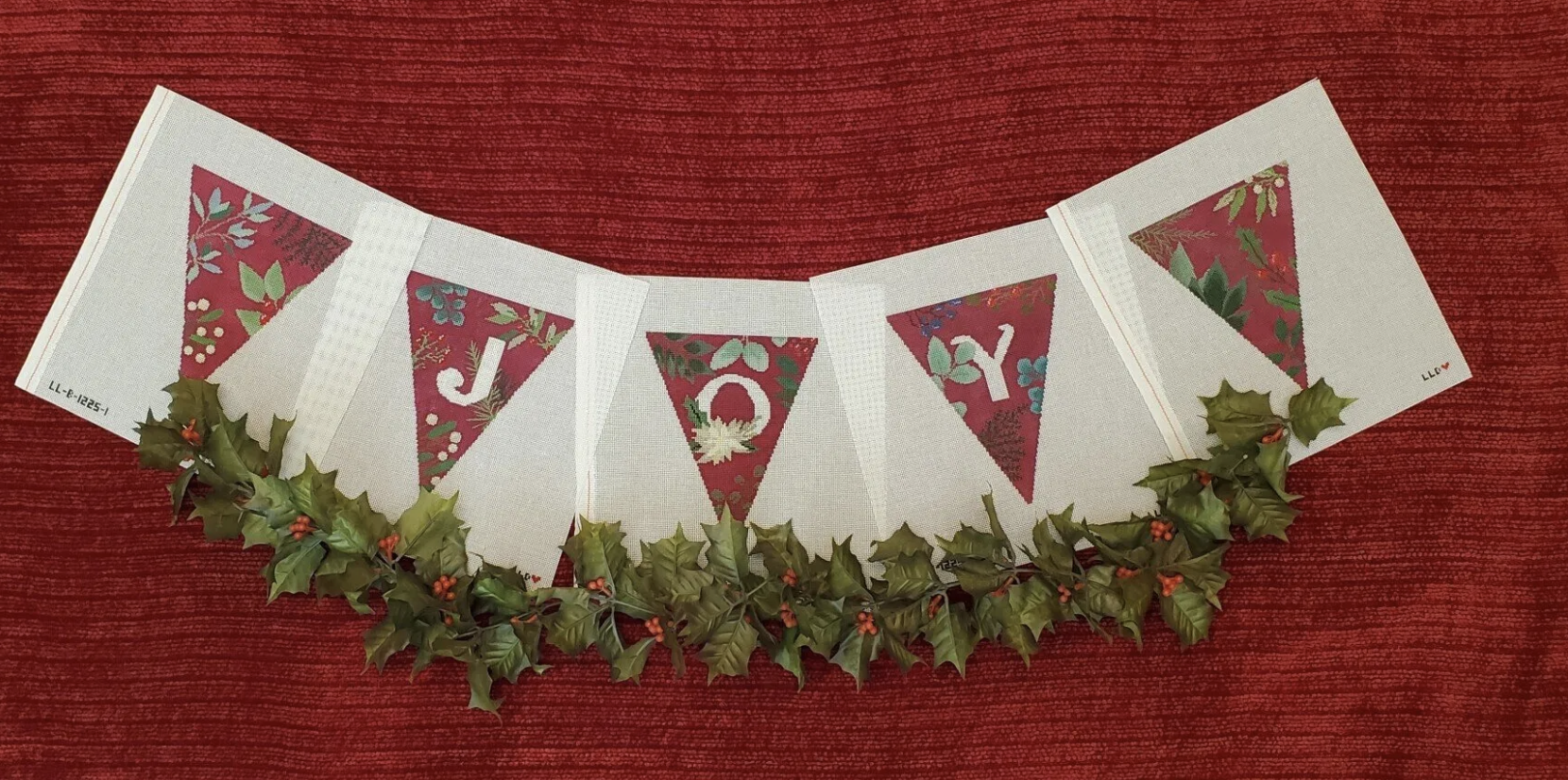 LL-BUN-1225 Botanical Joy Garland - Red