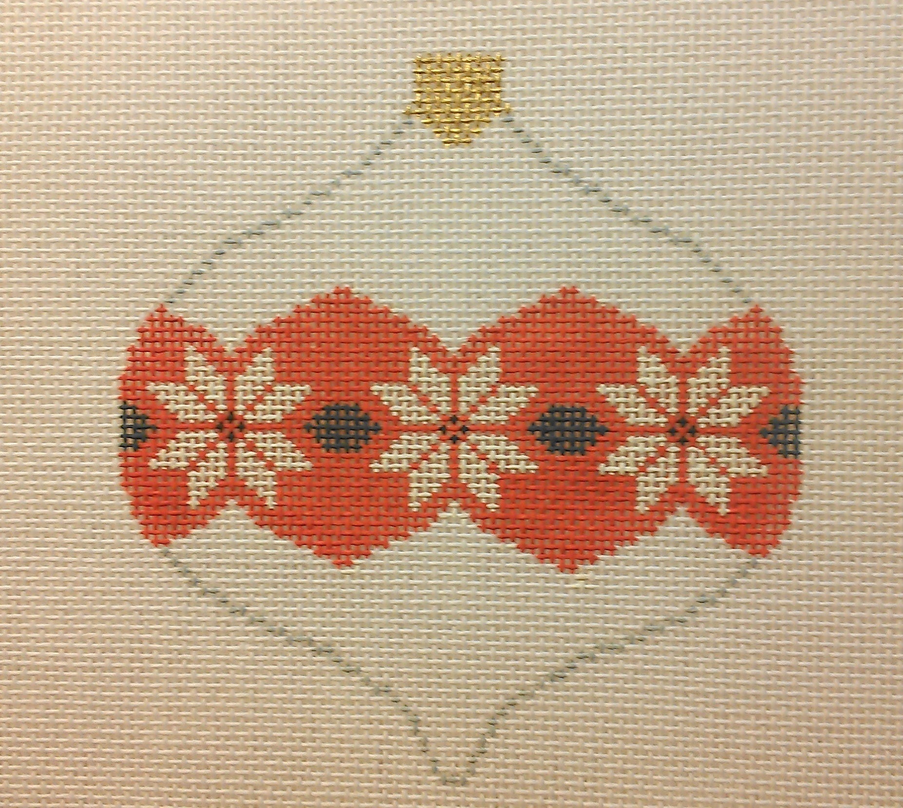 CO223 Poinsettia Bauble - White